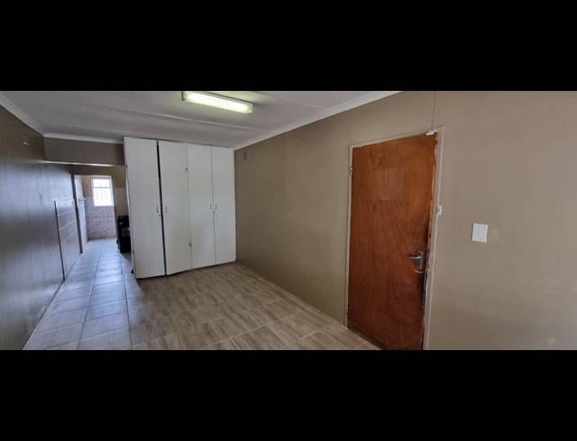 3 BEDROOM HOUSE FOR SALE IN VANDERBIJLPARK CE 2